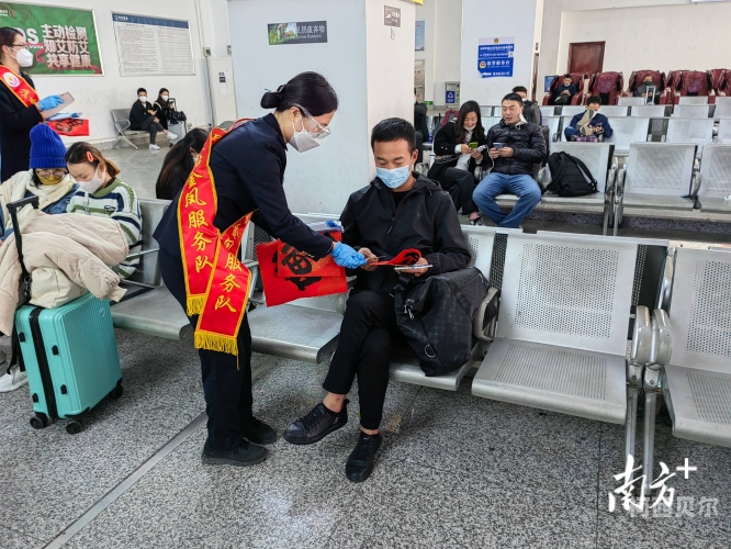 亚洲无码新闻，揭秘背后的社会现象18个两会常用词辨析天天天天日天天干