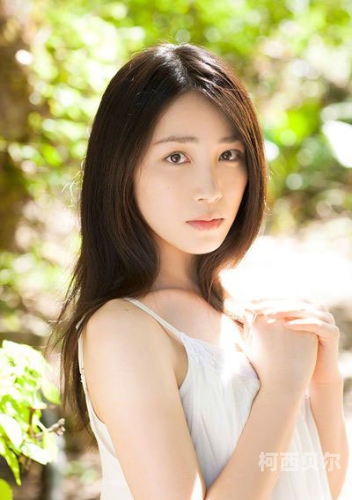 色婷婷五月精品水蜜桃，甜蜜之旅
