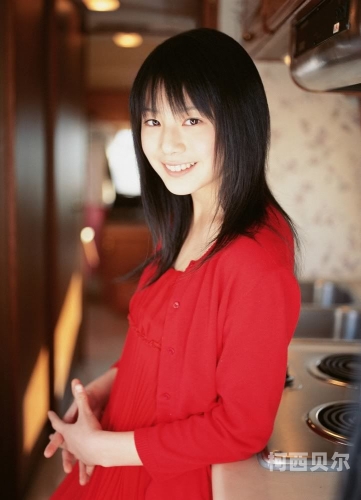 激情四溢五月天，婷婷蜜臀正当时
