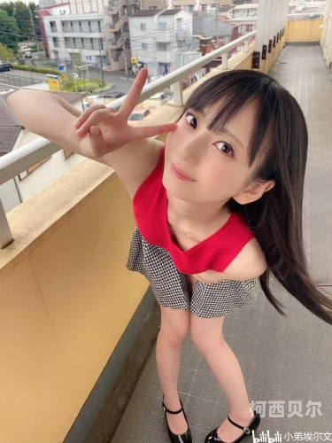 人妻秘書痴漢電車希島あ人妻秘書與電車奇遇，希島上的愛與隱秘故事