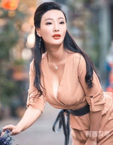 人妻春色综合网人妻春色综合网，探索人妻的魅力与多彩生活