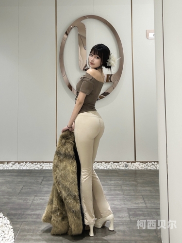 人妻瓣翘挺白嫩的翘臀视频人妻瓣翘白嫩翘臀视频火爆网络，揭秘真实生活