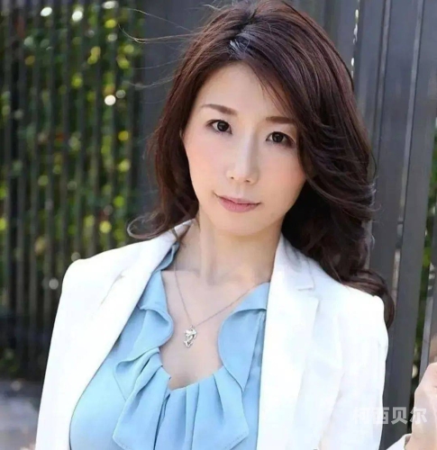 胖子传媒工作室36岁极品人妻胖子传媒工作室，36岁极品人妻的魅力人生
