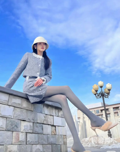 女主人 高跟鞋 奴女主人高跟鞋下的神秘魅力，奴的故事与角色设定